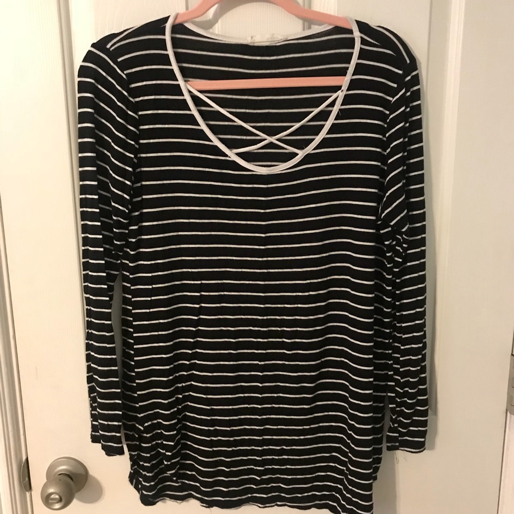 FINAL $ DROP a. Gain Cross Neck Striped Tee Large
